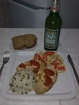 Rechin la tava cu orez salbatic si salata