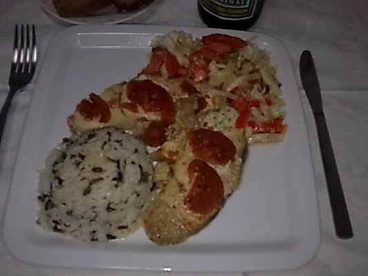 Rechin la tava cu orez salbatic si salata