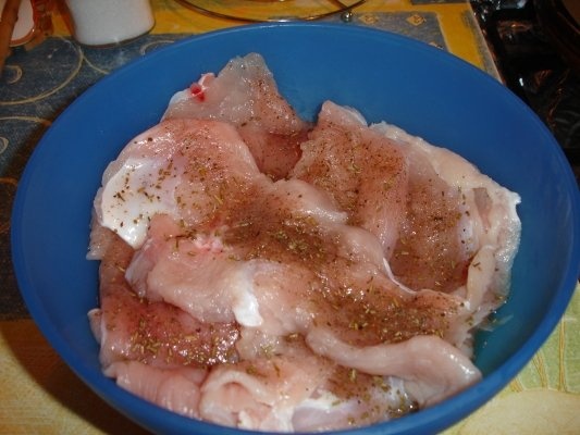 Piept de curcan la gratar cu fasole pastai