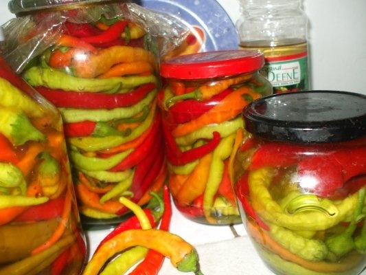 Ardei peperoni in otet