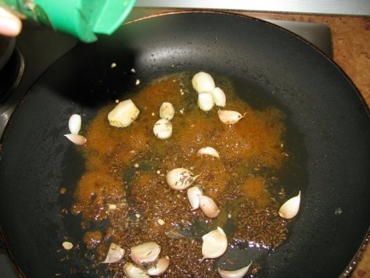 Cartofi prajiti cu usturoi