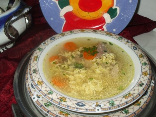 Supa din pulpa de curcan cu taitei instant