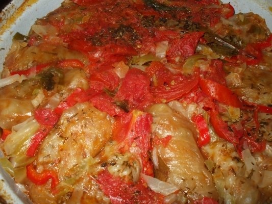 Sarmalute cu varza acra si coasta afumata (scarita)