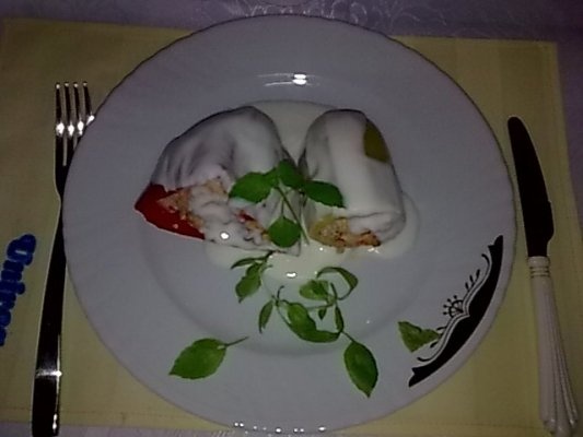 Dovlecei si ardei rosii umpluti