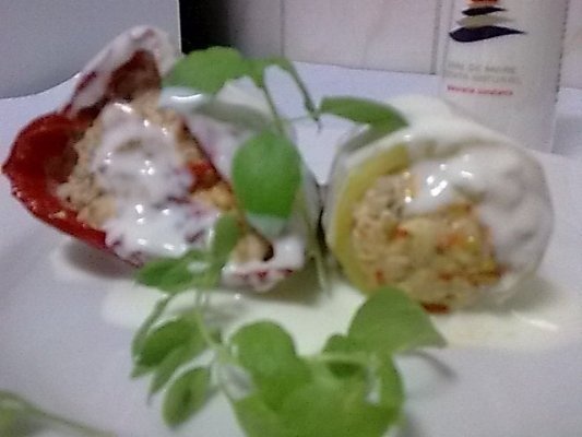 Dovlecei si ardei rosii umpluti