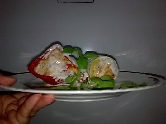 Dovlecei si ardei rosii umpluti