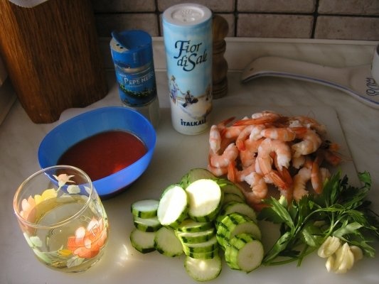 Tagliatelle cu creveti si dovlecel