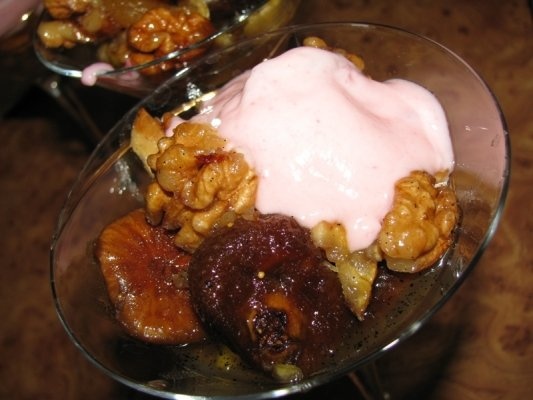 Salata calda de fructe uscate si castane