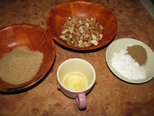 Chec cu smantana, nuci si scortisoara