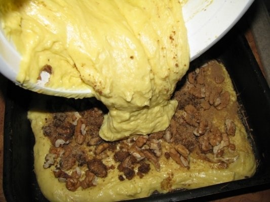 Chec cu smantana, nuci si scortisoara