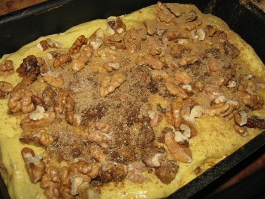 Chec cu smantana, nuci si scortisoara