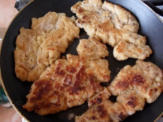 CARTOFI CU BOIA SI SNITEL DE PUI