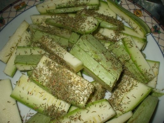 Dovlecel gratinat cu usturoi