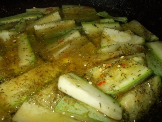 Dovlecel gratinat cu usturoi