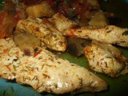 Piept de pui picant cu vinete