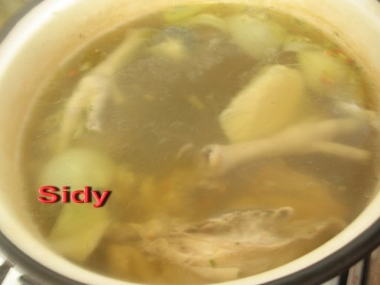 Supa de gaina cu taitei