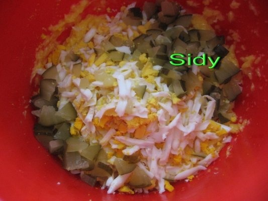 Salata boeuf cu piept de pui