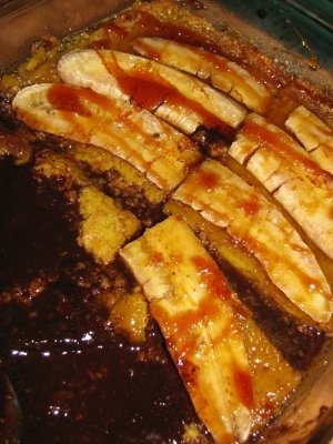 Crema de vanilie cu ciocolata si banane caramelizate