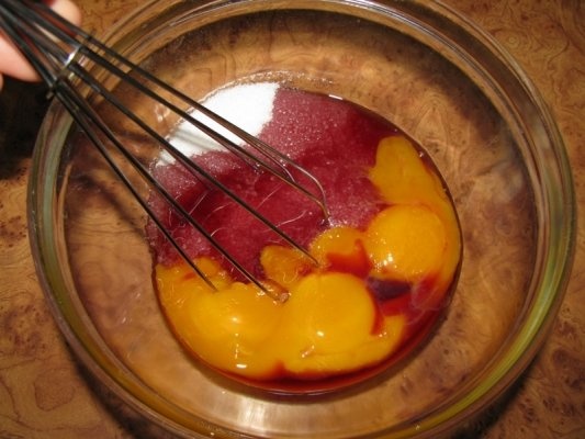 Crema de vanilie cu ciocolata si banane caramelizate