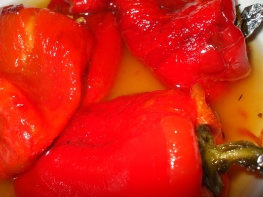 Salata de ardei prajiti