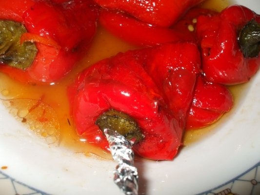 Salata de ardei prajiti