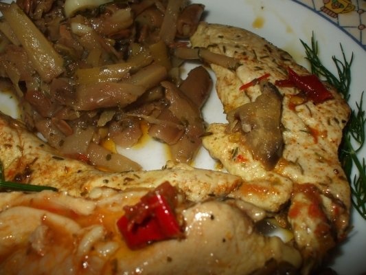 Piept de pui picant cu fasole verde