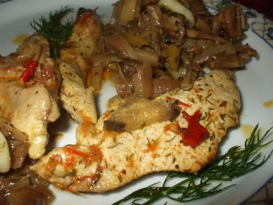 Piept de pui picant cu fasole verde