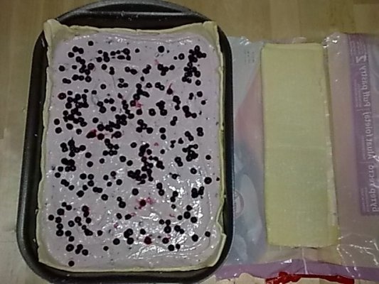 Placinta cu branza de vaci si afine