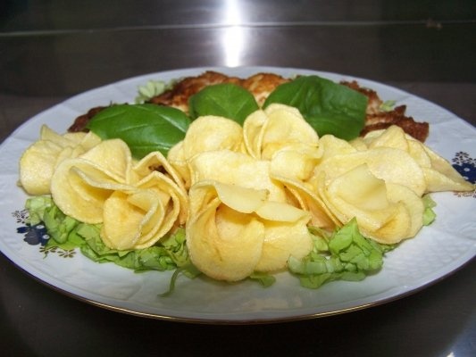 Snitel Michel cu trandafirasi  de cartofi