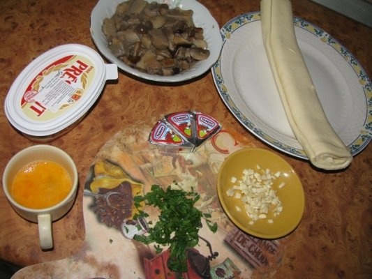 Tarte pufoase cu ciuperci salbatice