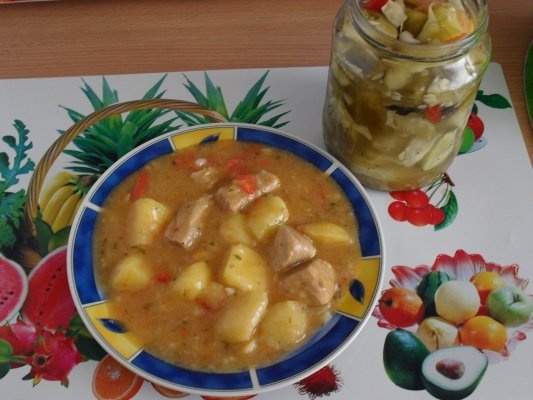 TOCANITA DE PORC CU CARTOFI