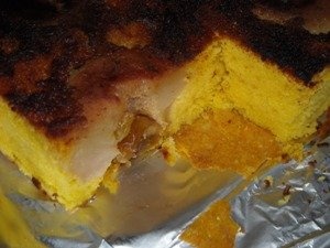 Prajitura cu mere intregi umplute cu stafide sau nuca macinata