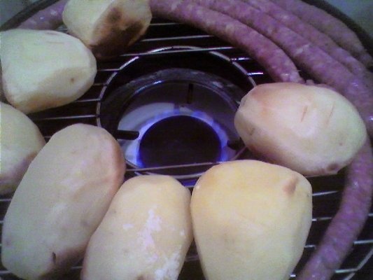 Cartofi copti pe gratar