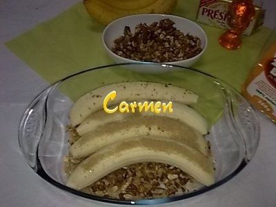 Banane cu nuci si lichior de portocale
