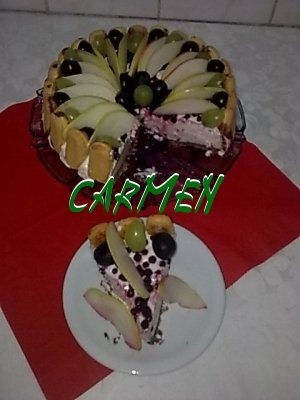 Tort cu pere si crema de iaurt