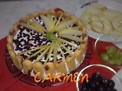 Tort cu pere si crema de iaurt