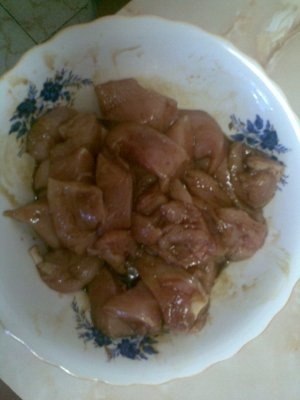 PIEPT DE PUI CU SOYA SI SUC DE RODII