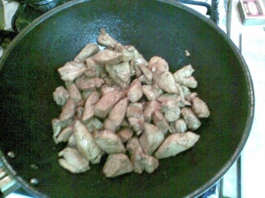 PIEPT DE PUI CU SOYA SI SUC DE RODII