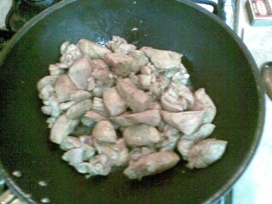 PIEPT DE PUI CU SOYA SI SUC DE RODII