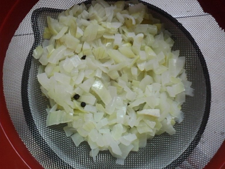 Salata de ciuperci uscate