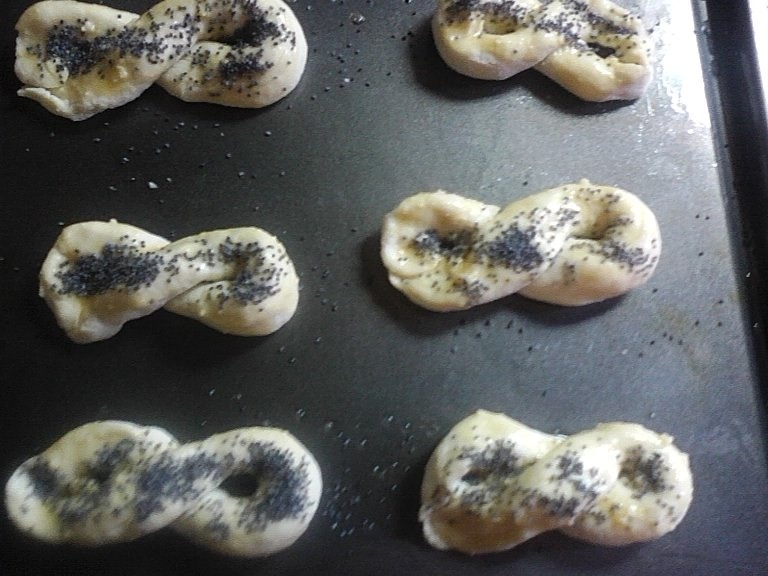 Pateuri si covrigei cu branza