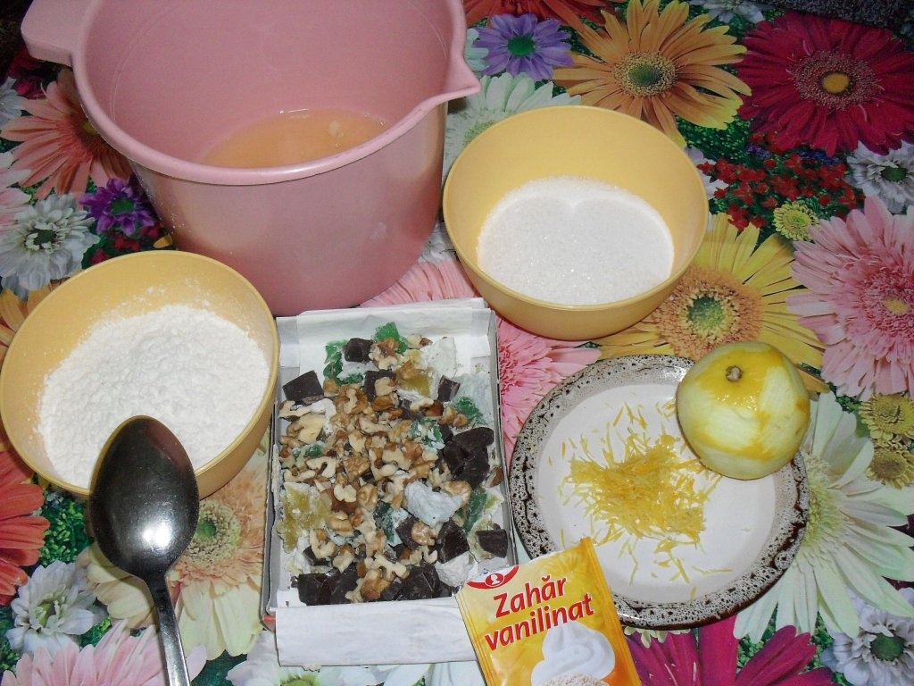 Prajitura cu nuca, rahat, ciocolata