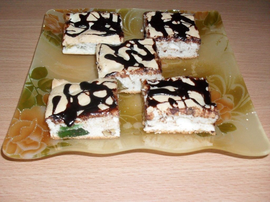 Prajitura cu nuca, rahat, ciocolata