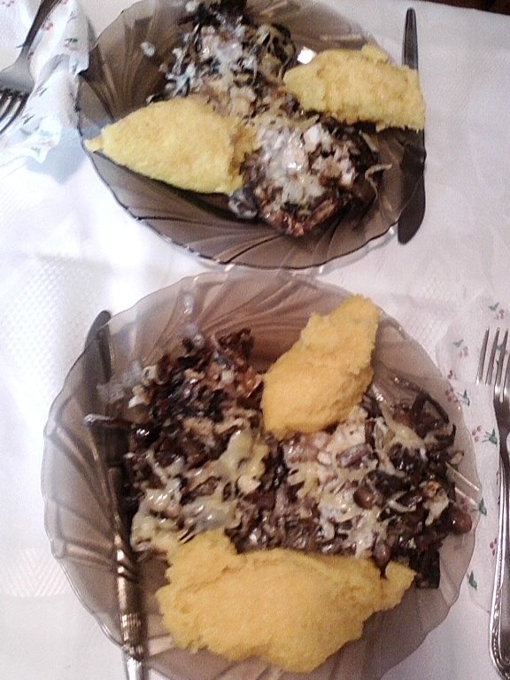 Medalion de rechin cu ciuperci la cuptor