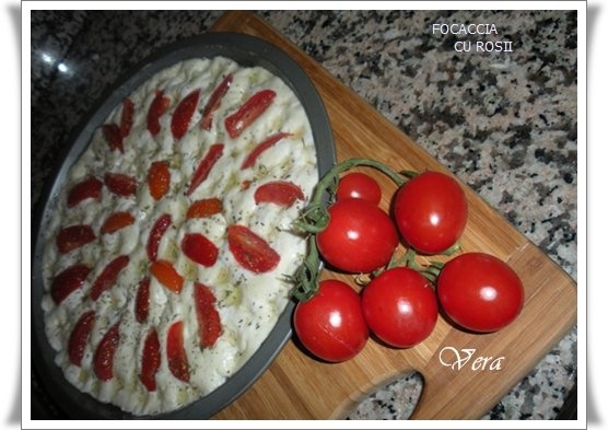 Focaccia cu rosii