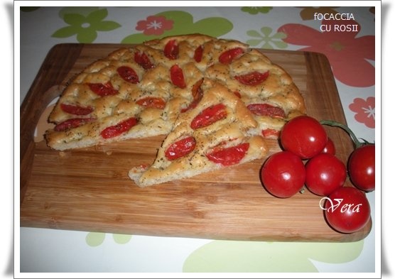 Focaccia cu rosii