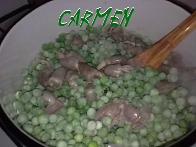 Inimioare de pui cu mazare