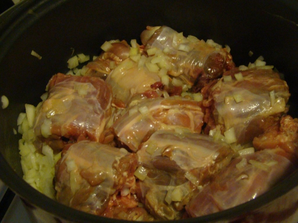 Mancarica de mazare cu gaturi de curcan