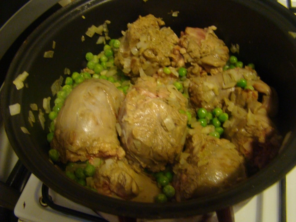 Mancarica de mazare cu gaturi de curcan