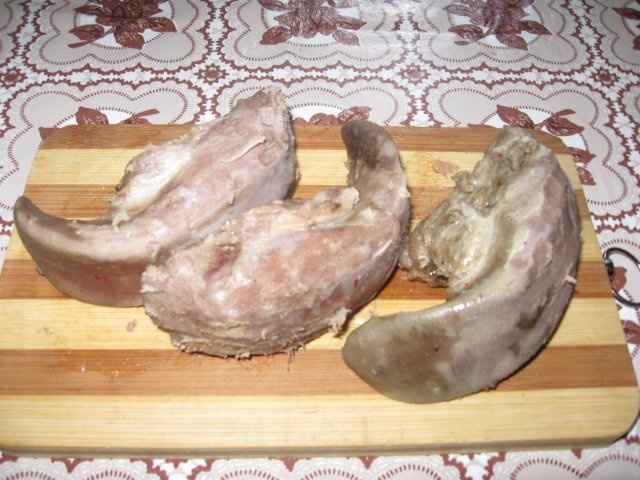 Limba de porc rasol cu hrean